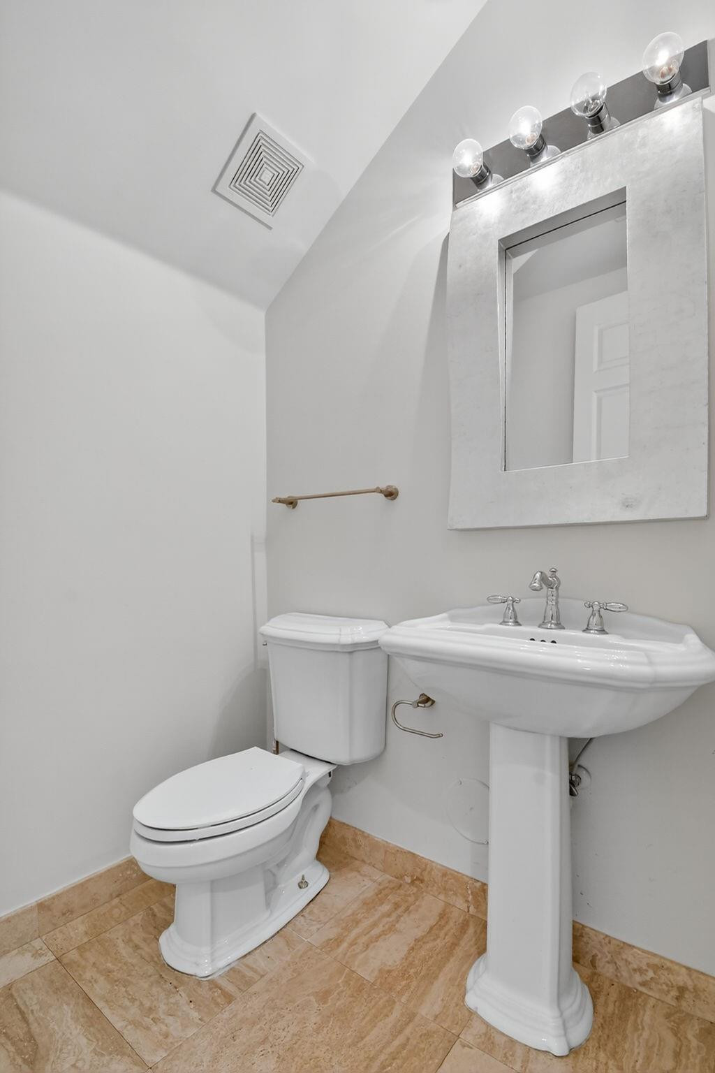 LAKERIDGE - Residential Lease