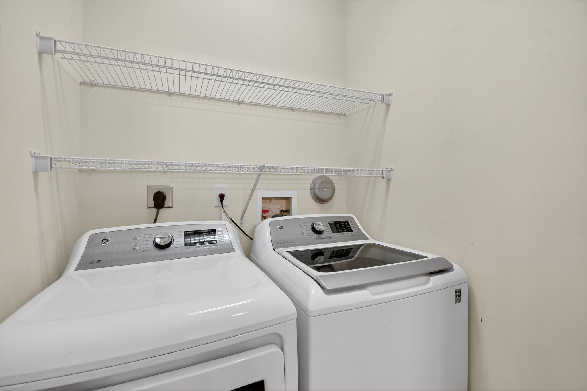 LAKERIDGE - Residential Lease