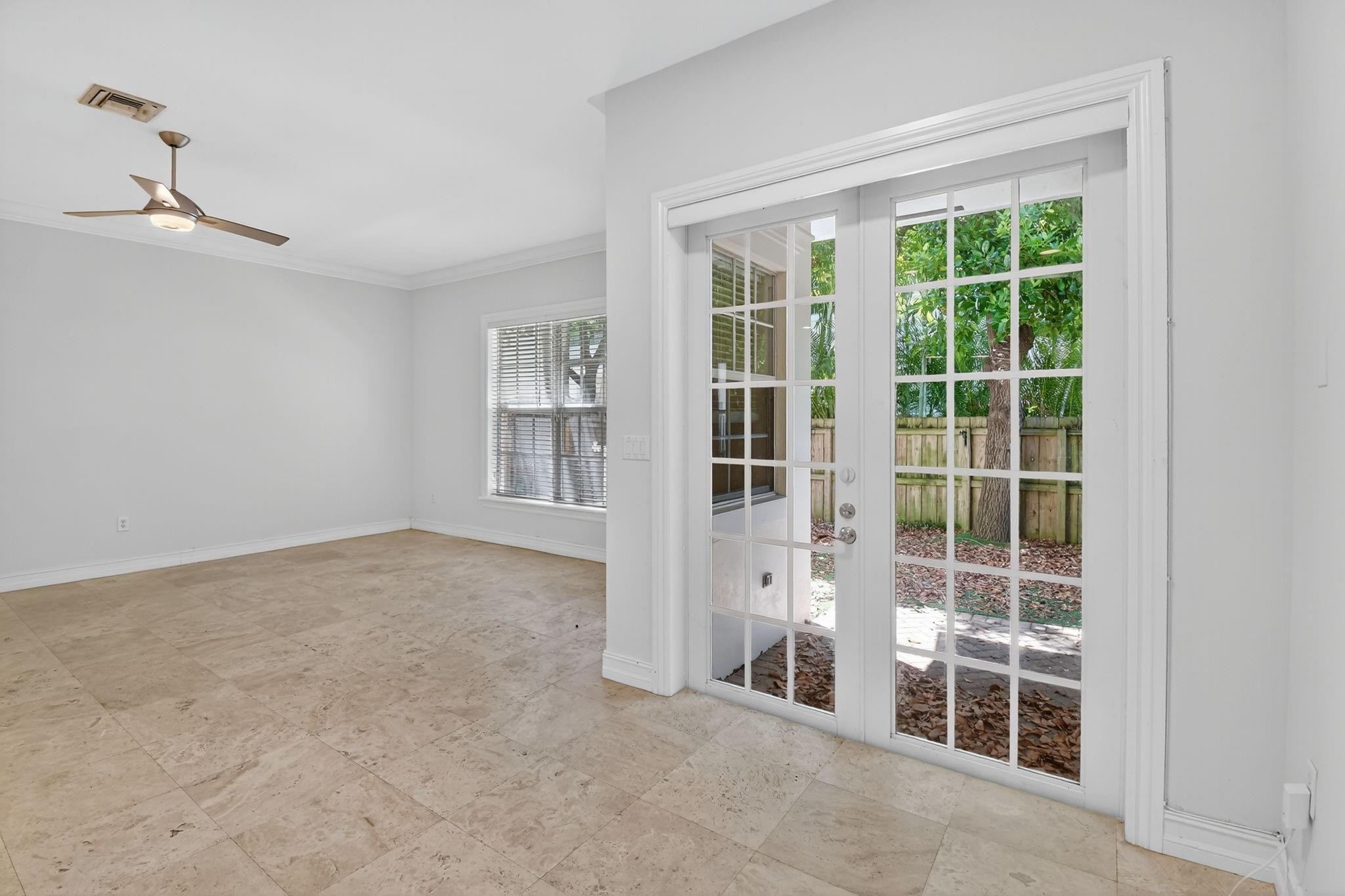 LAKERIDGE - Residential Lease