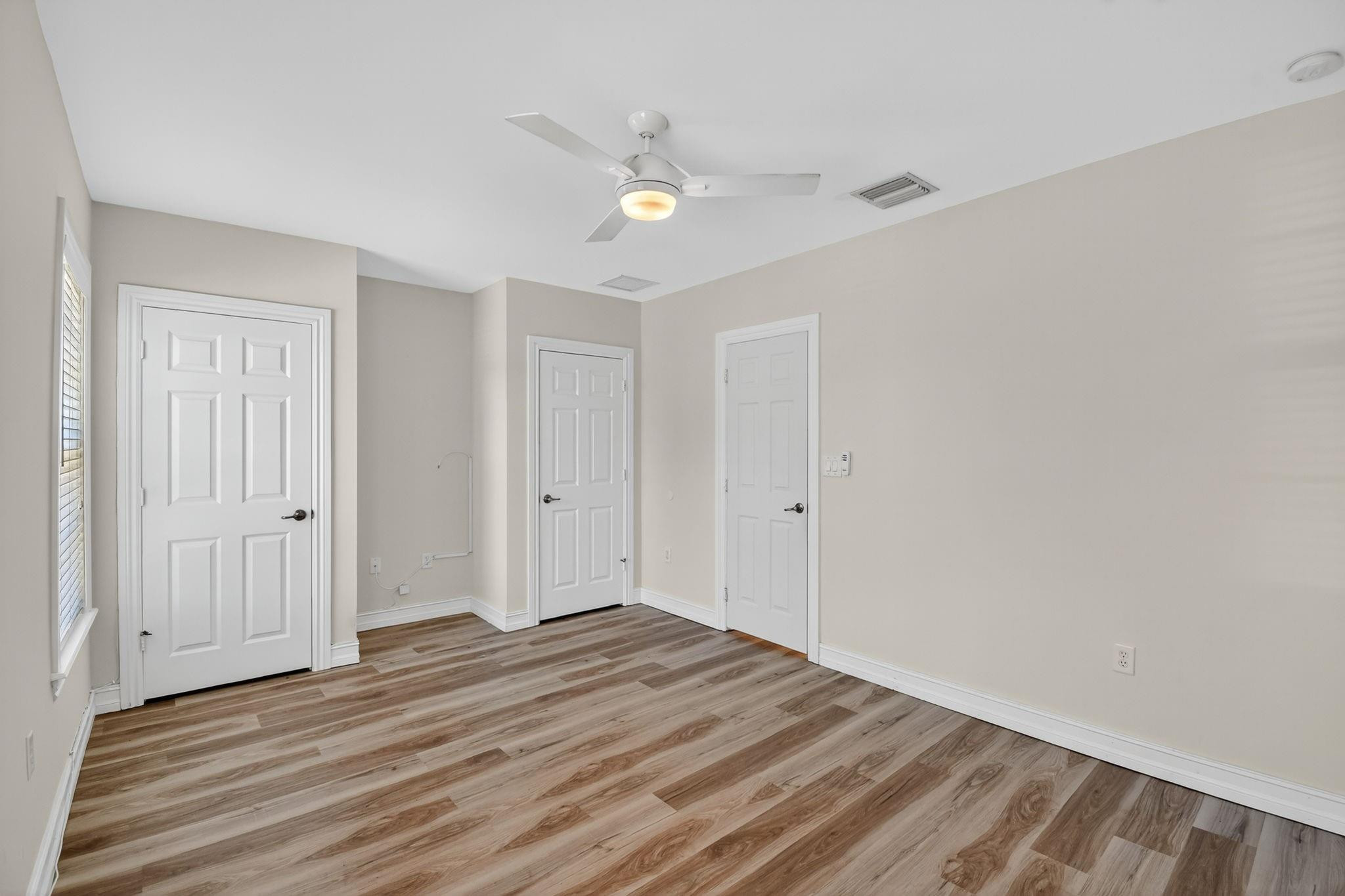 LAKERIDGE - Residential Lease