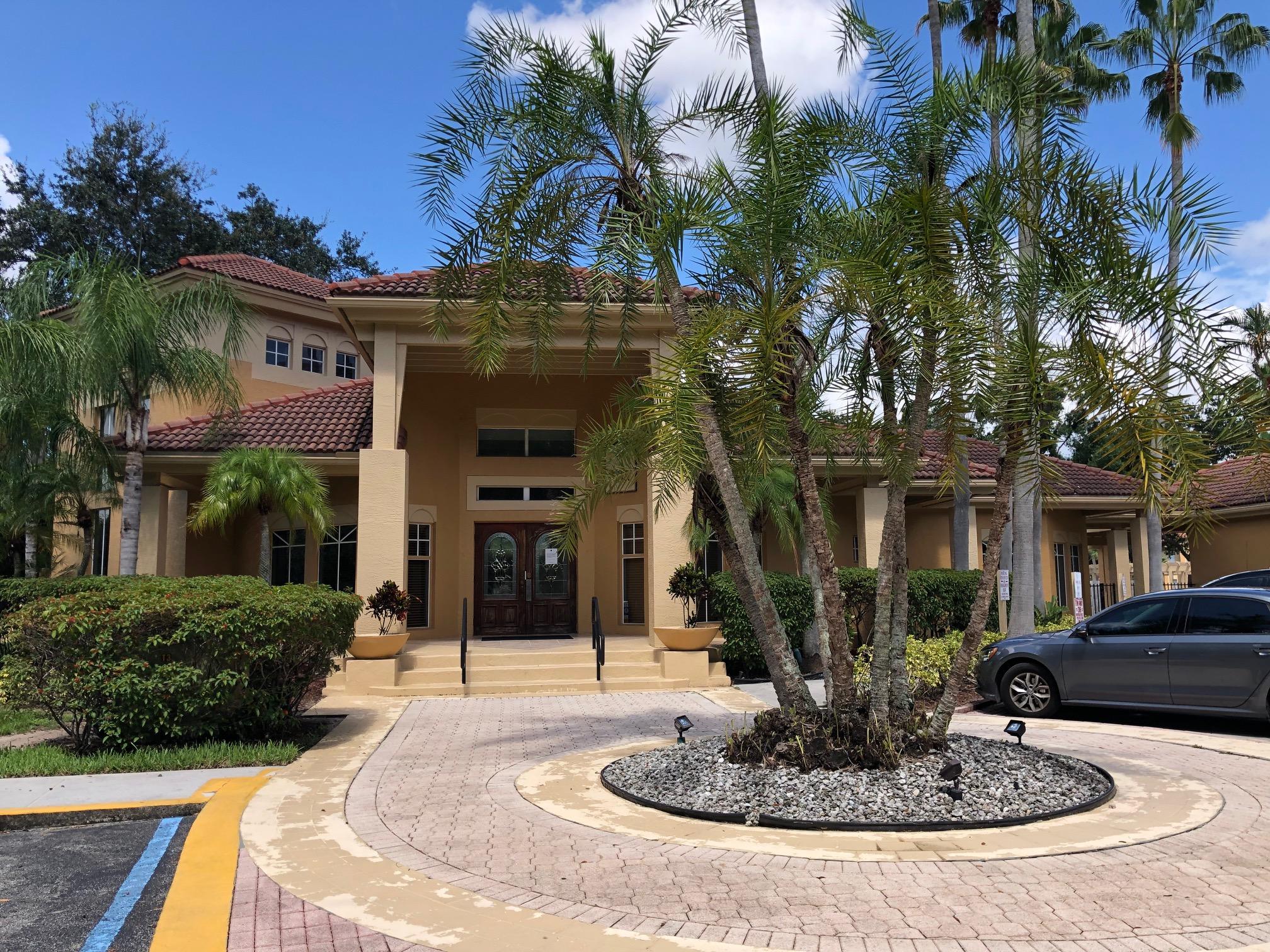 PALM LAKE CONDOS - Residential Lease