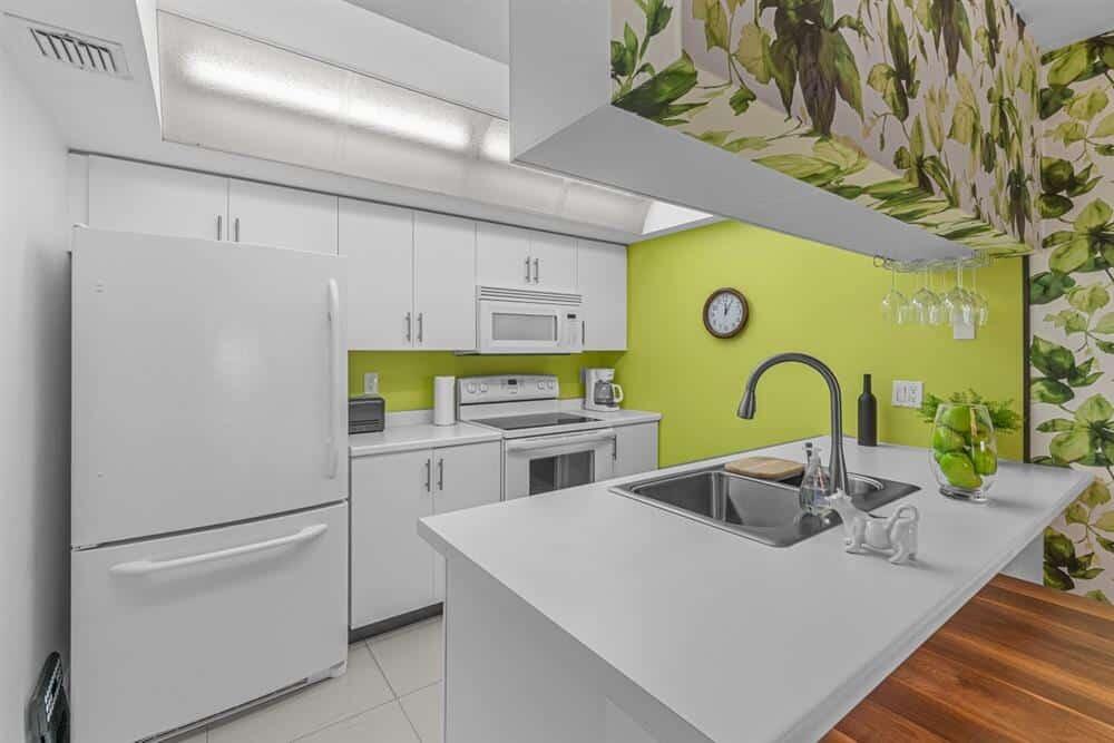 WATERSIDE VILLAGE OF PALM BEACH CONDO - Residential Lease