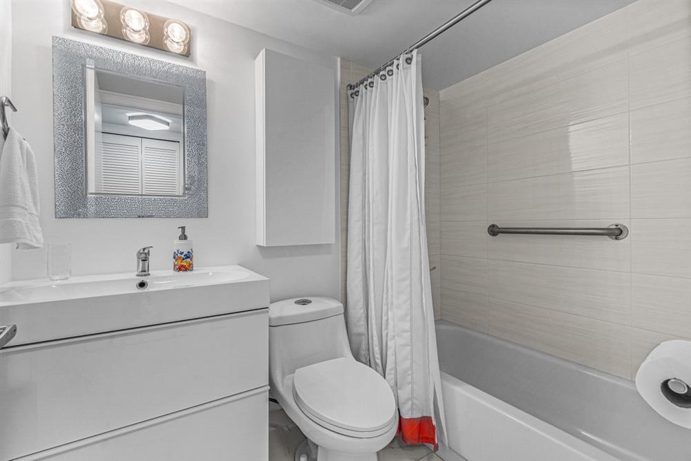 WATERSIDE VILLAGE OF PALM BEACH CONDO - Residential Lease