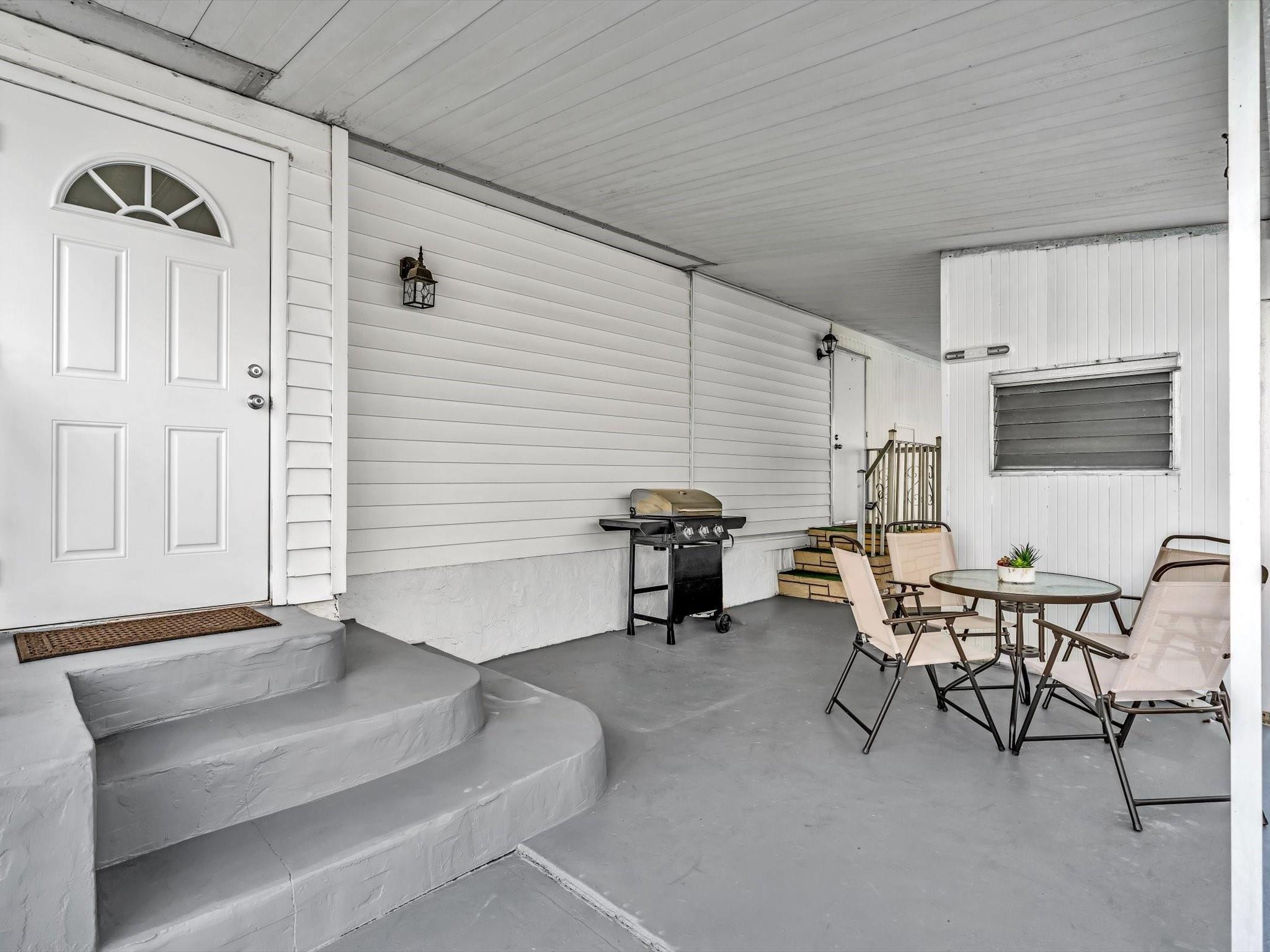 3137 SW 58th Pl