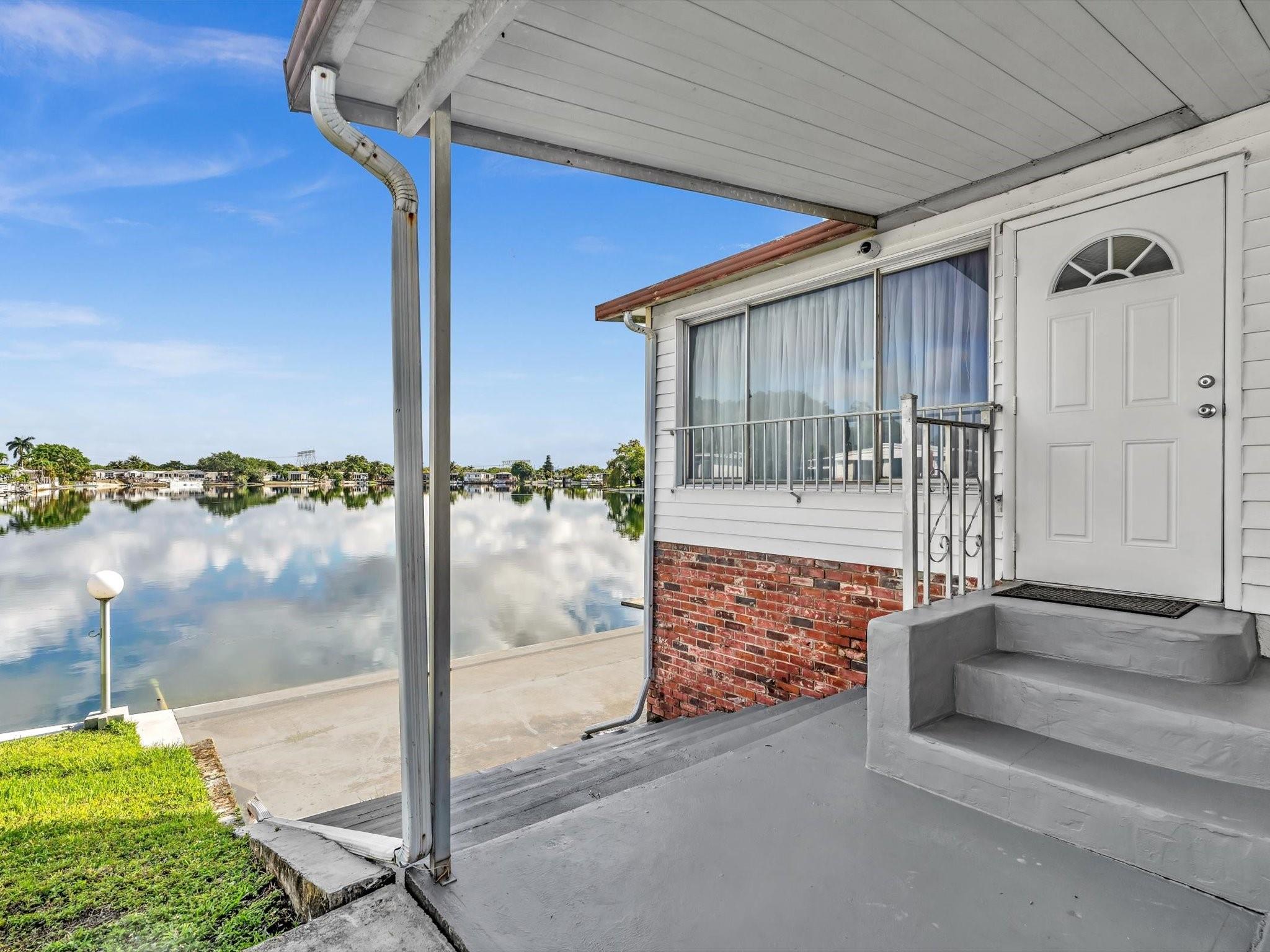 3137 SW 58th Pl