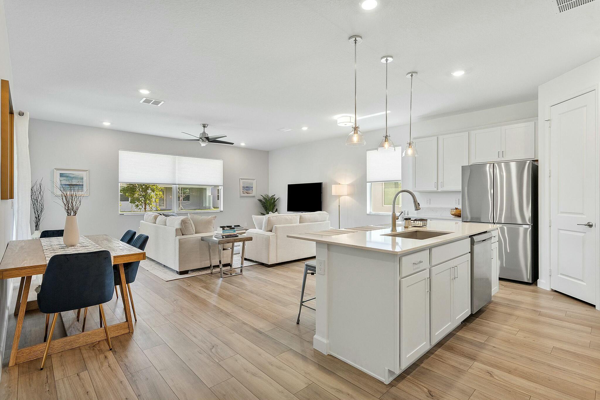 DELRAY TRAILS AT VILLA DE - Residential