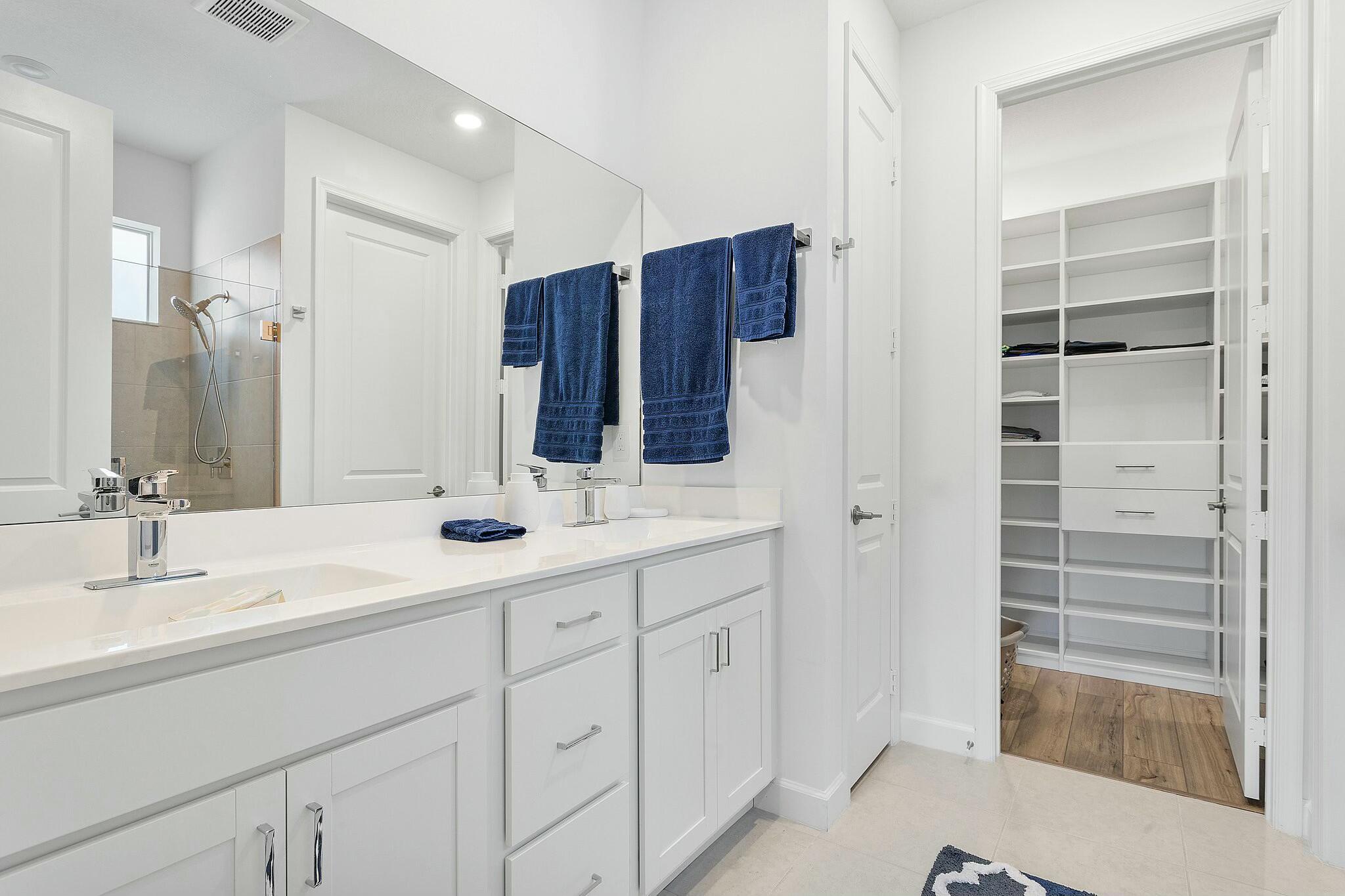 DELRAY TRAILS AT VILLA DE - Residential