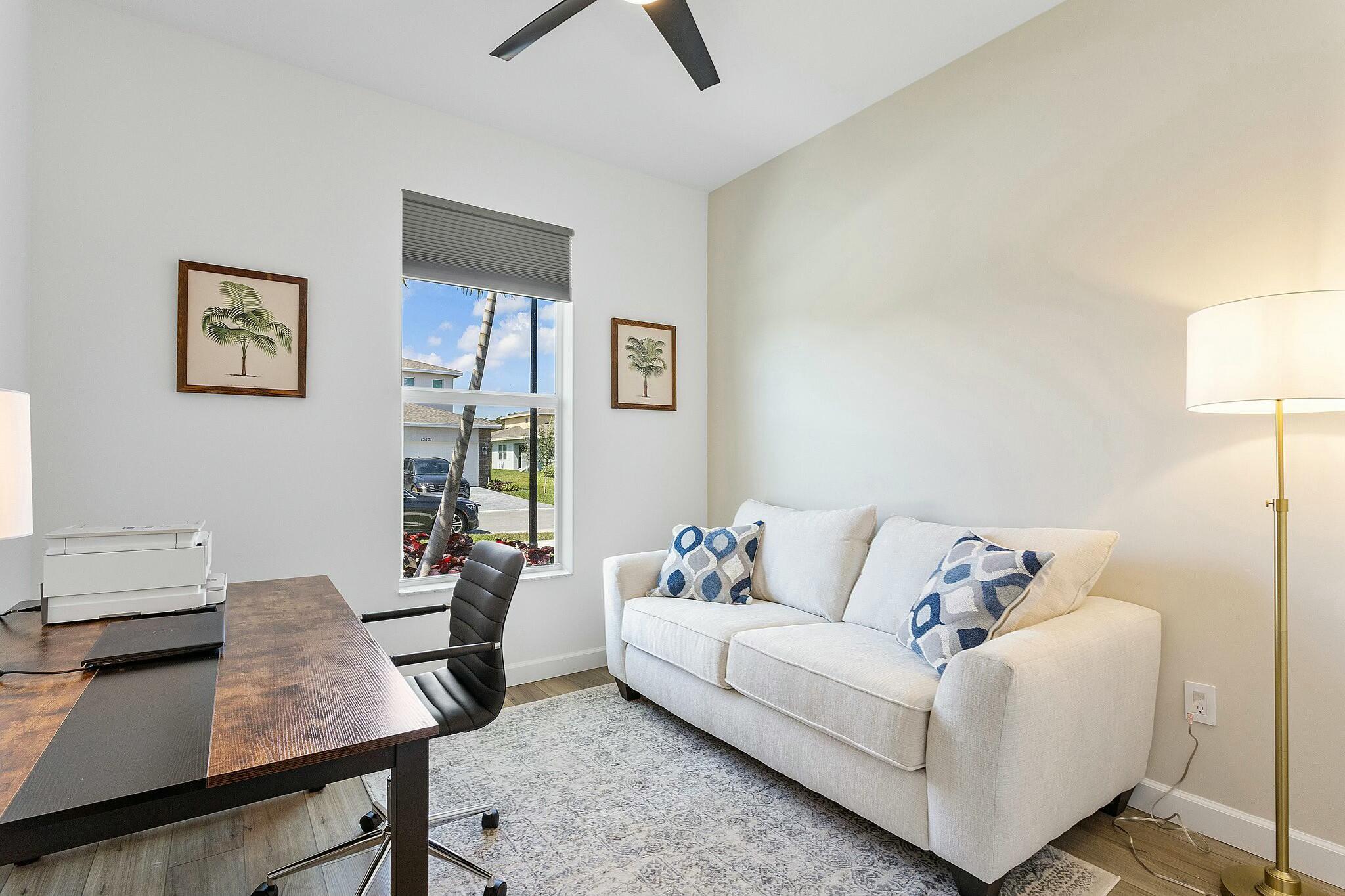 DELRAY TRAILS AT VILLA DE - Residential