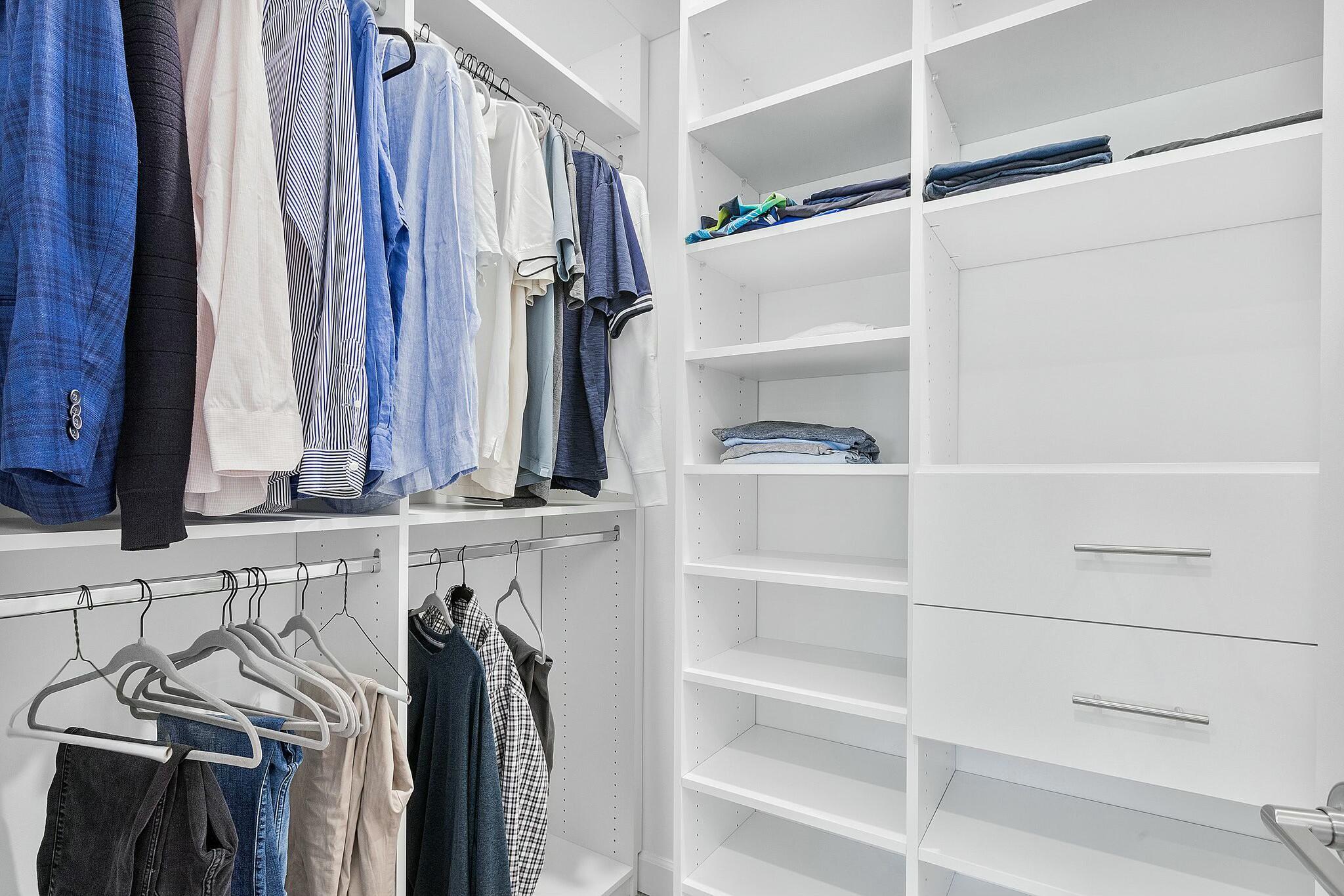 DELRAY TRAILS AT VILLA DE - Residential