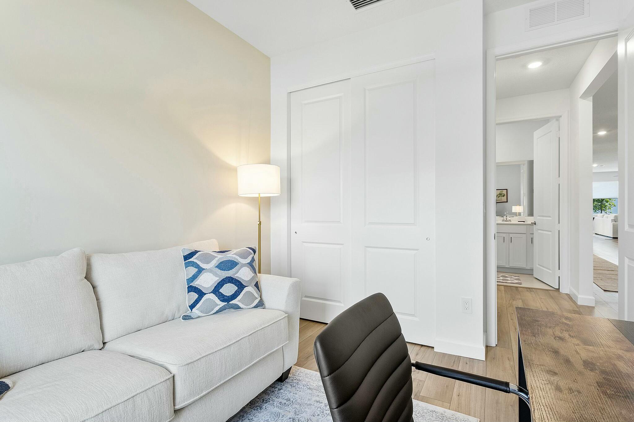 DELRAY TRAILS AT VILLA DE - Residential