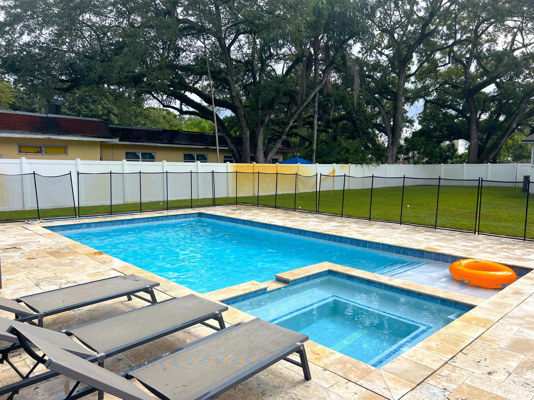 ELLAS LITTLE ACRES 1ST AD - Residential Lease