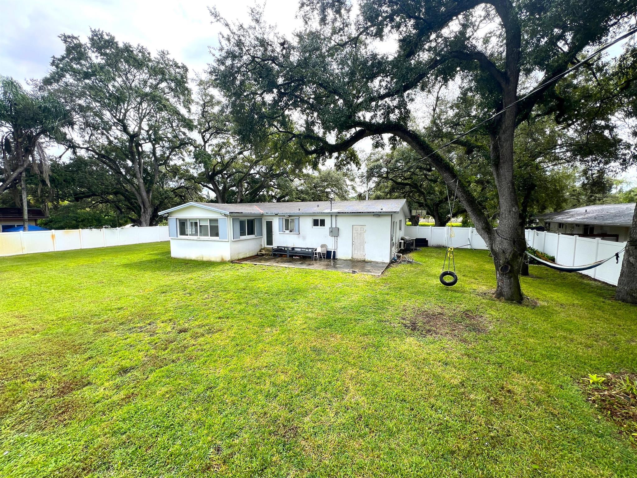 ELLAS LITTLE ACRES 1ST AD - Residential Lease