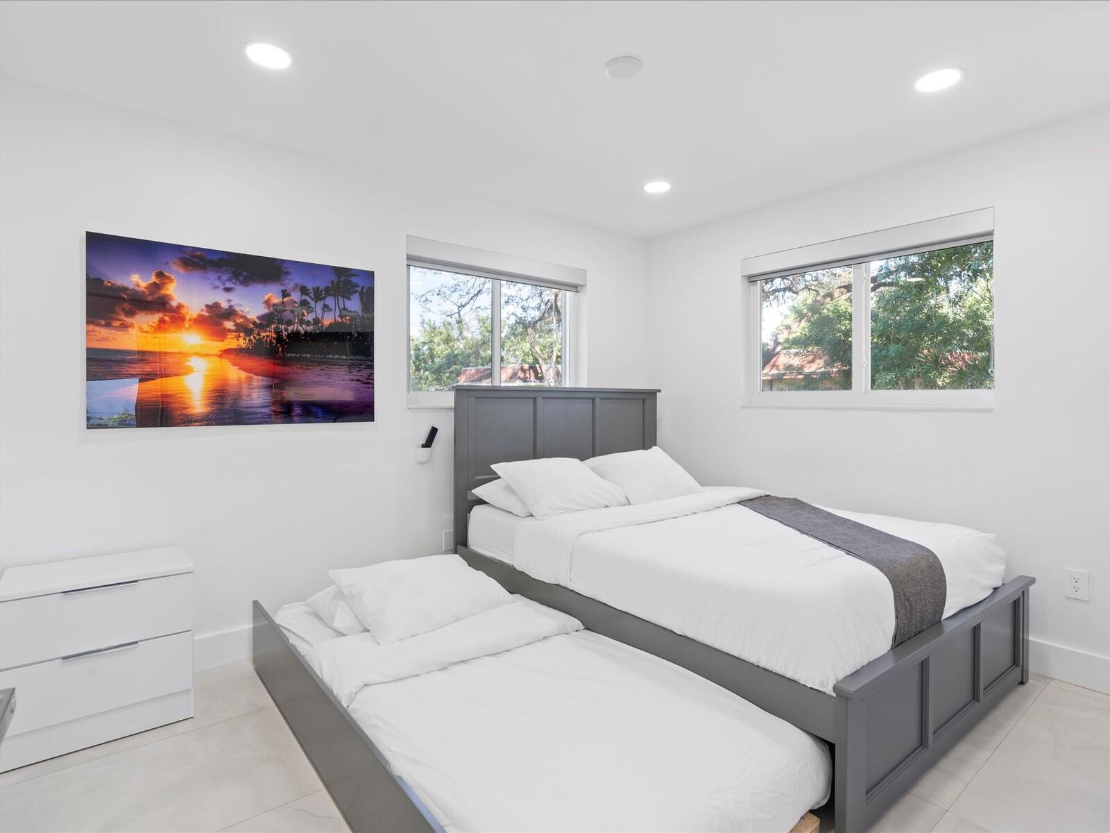 ELLAS LITTLE ACRES 1ST AD - Residential Lease