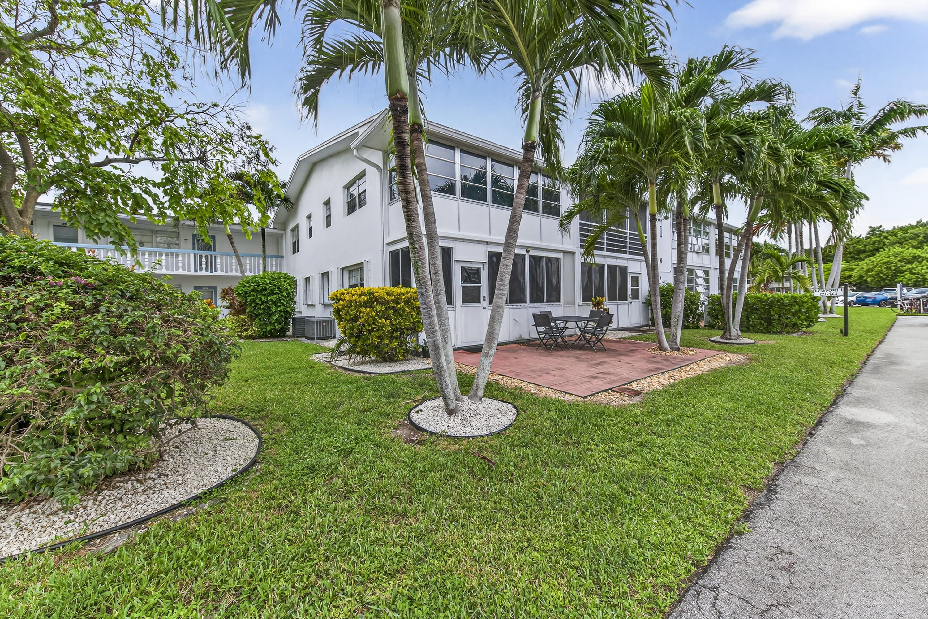 NEWPORT I CONDO - Residential Lease