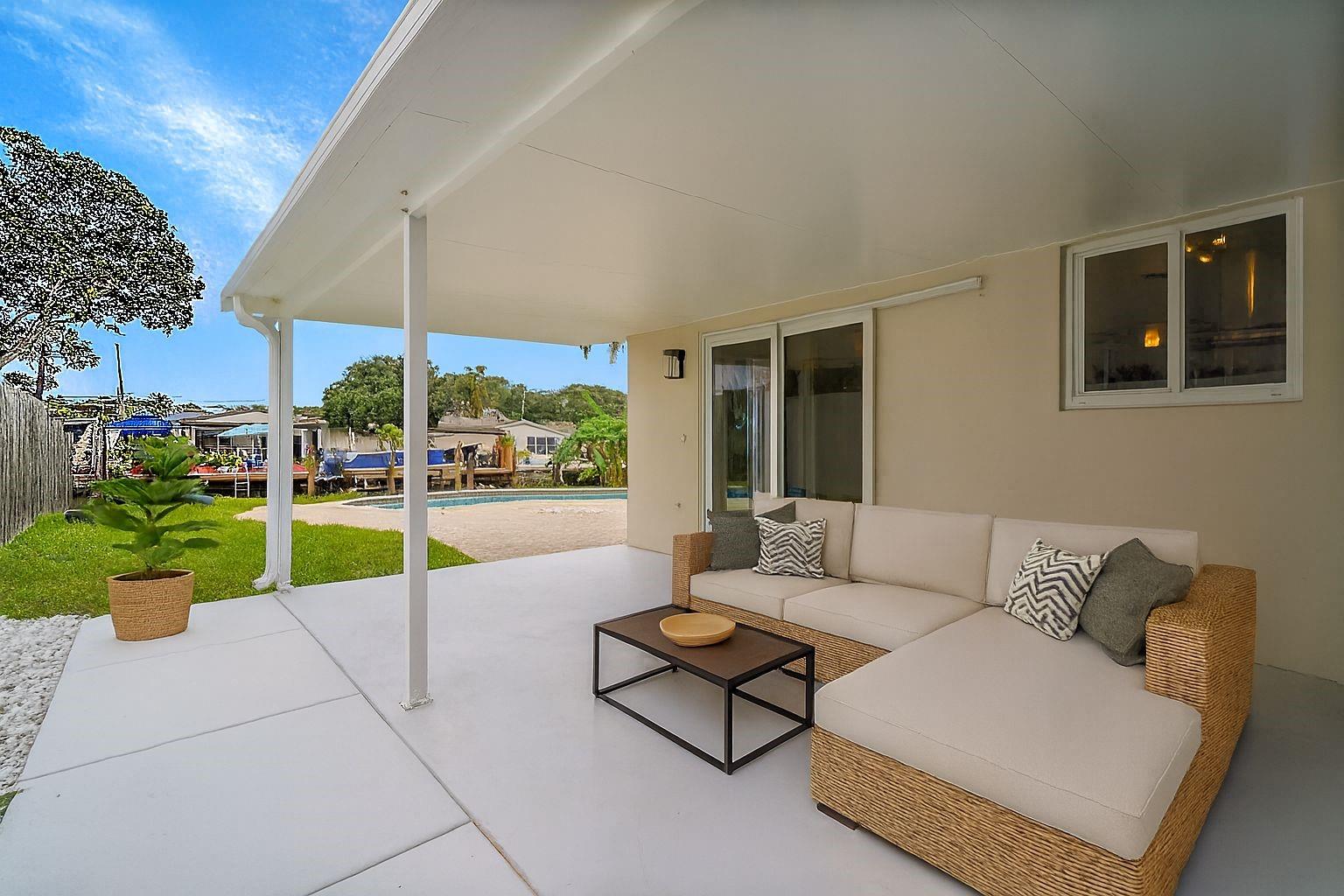 TROPICAL HAVEN - Residential Lease