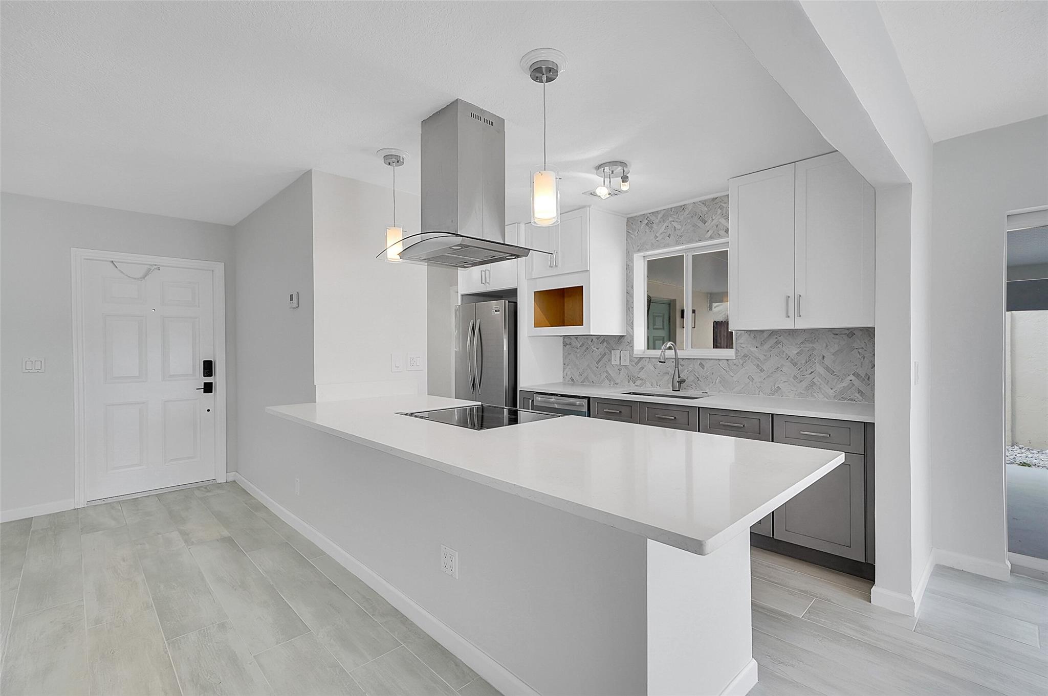 TROPICAL HAVEN - Residential Lease