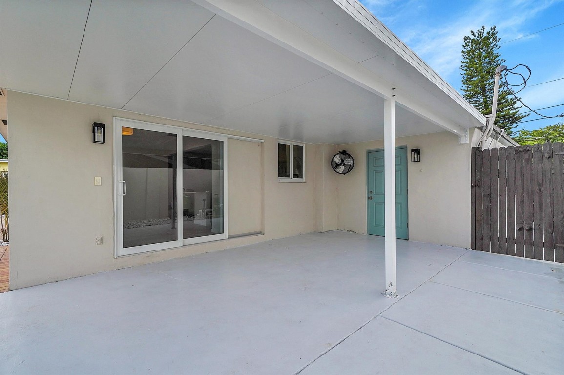 TROPICAL HAVEN - Residential Lease