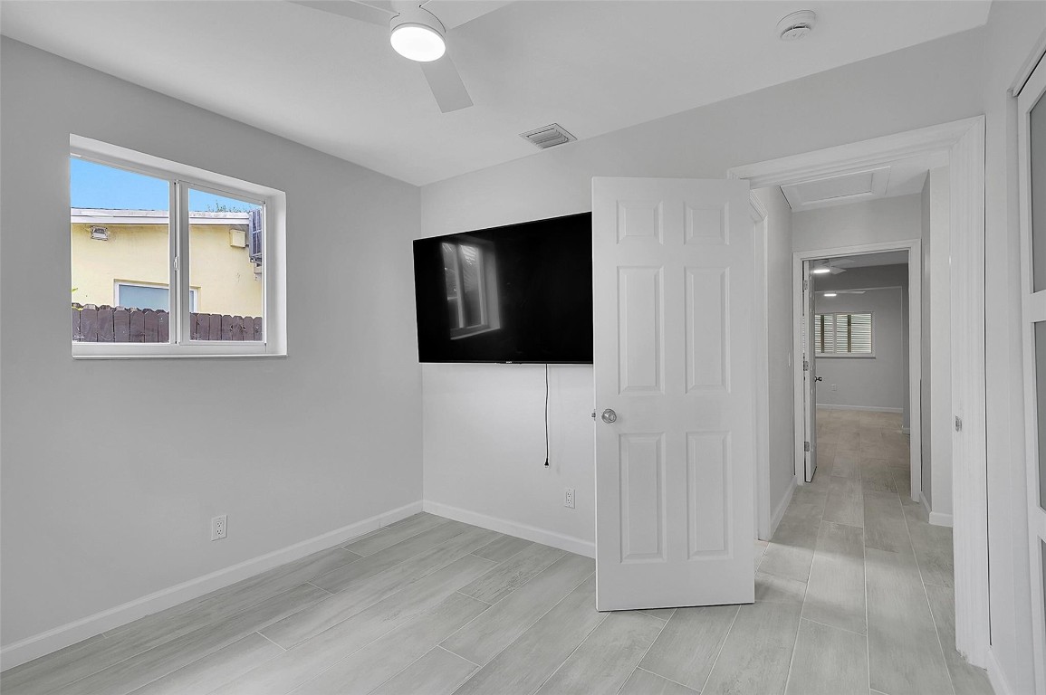 TROPICAL HAVEN - Residential Lease