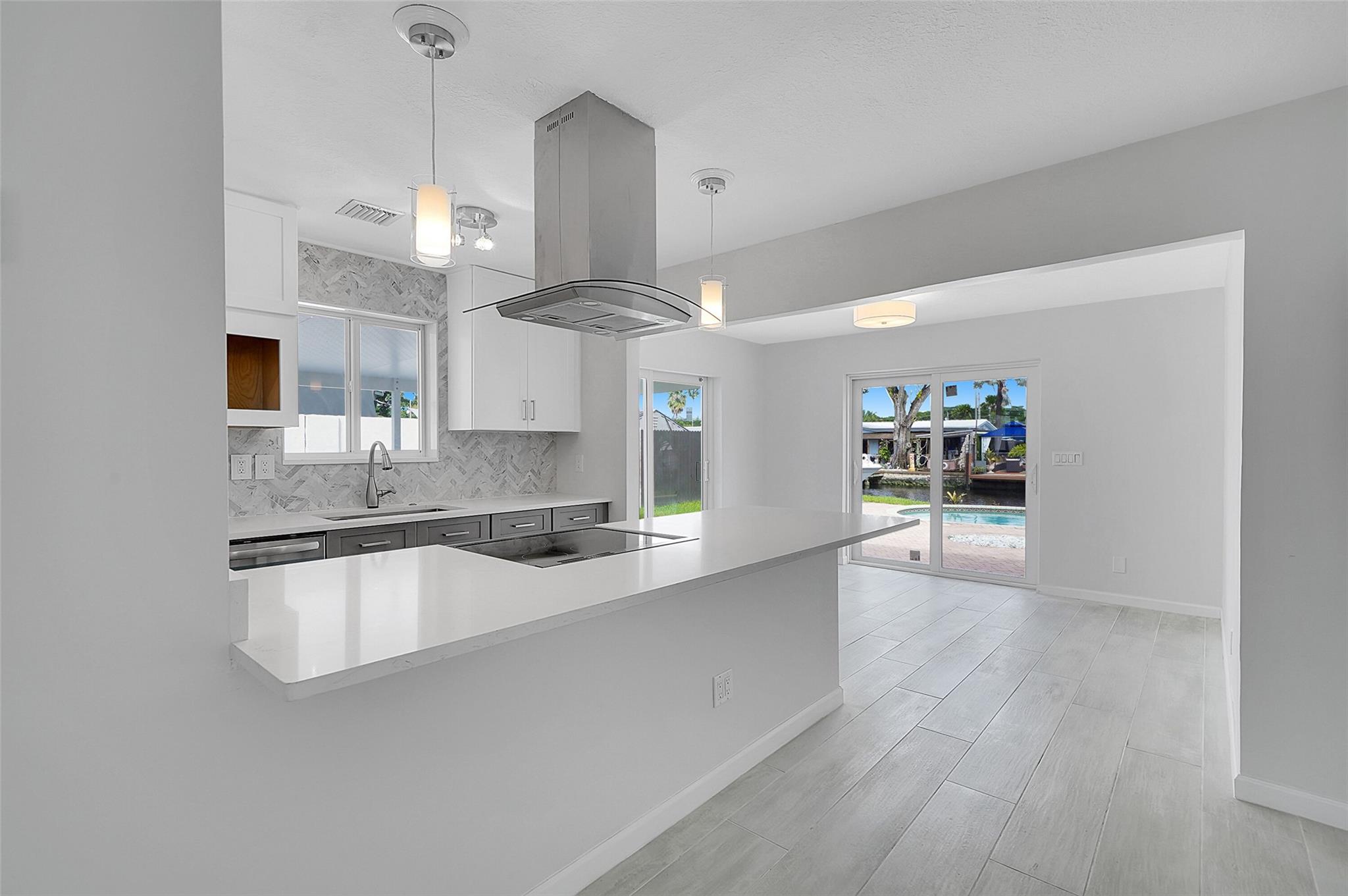 TROPICAL HAVEN - Residential Lease