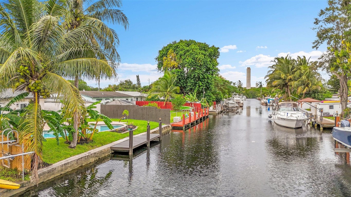 TROPICAL HAVEN - Residential Lease