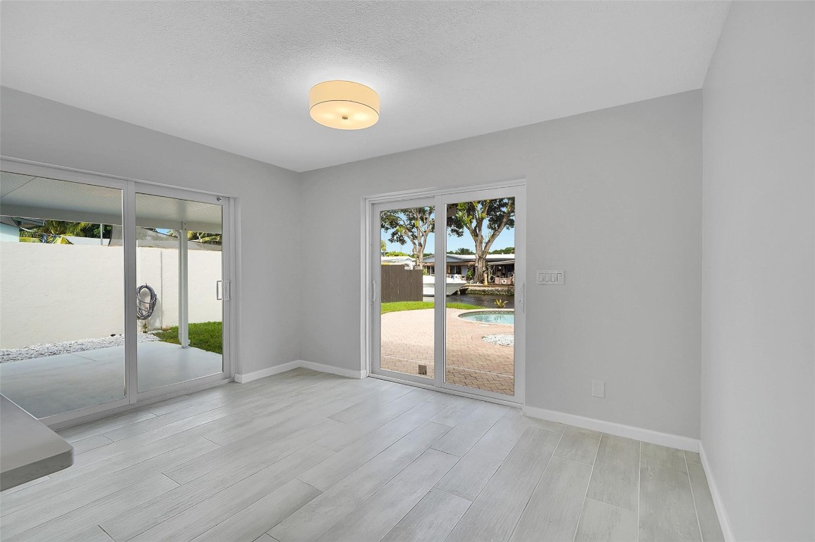 TROPICAL HAVEN - Residential Lease