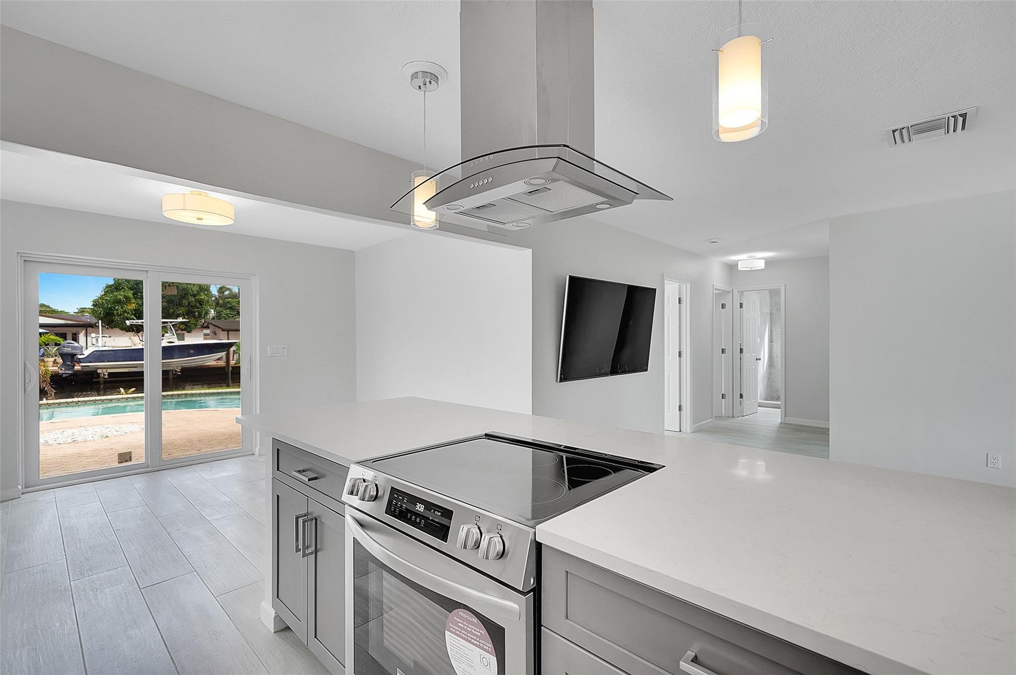 TROPICAL HAVEN - Residential Lease