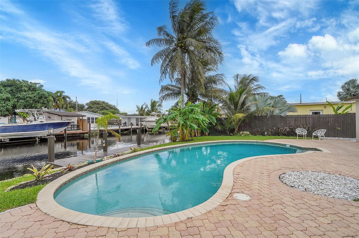 TROPICAL HAVEN - Residential Lease