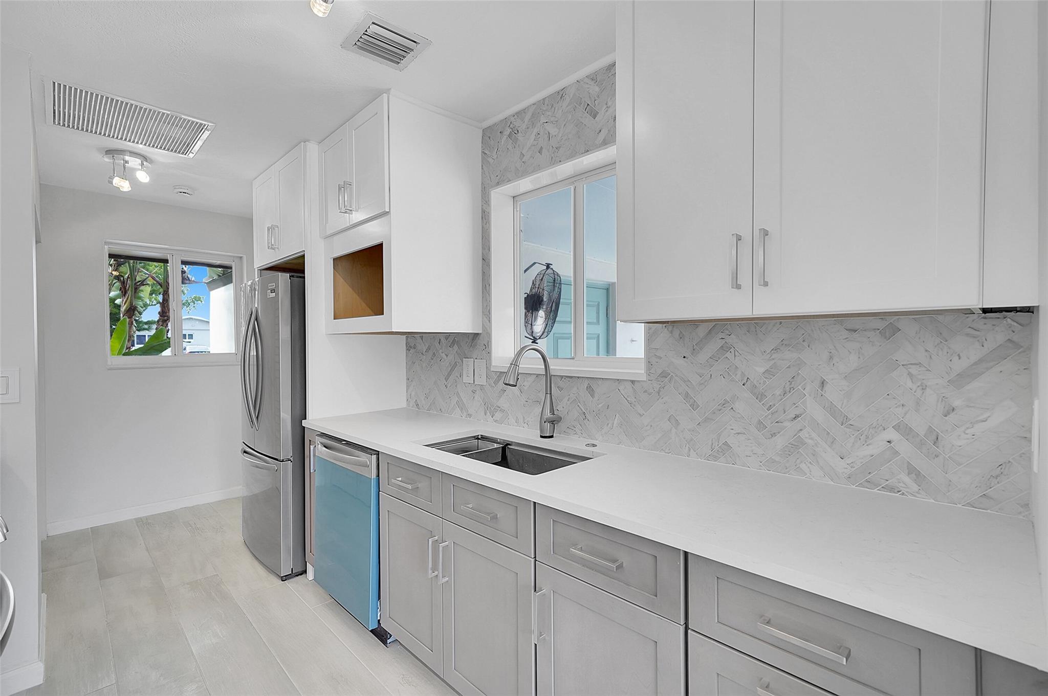 TROPICAL HAVEN - Residential Lease