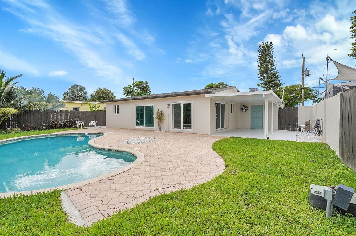 TROPICAL HAVEN - Residential Lease