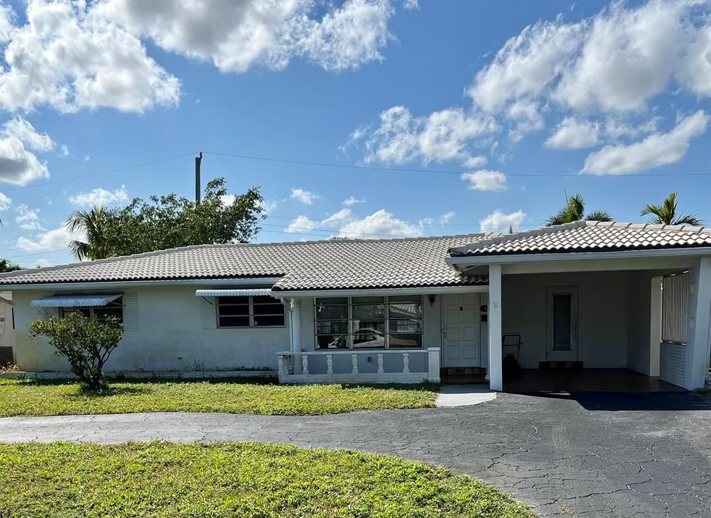 Photo of 3675 NE 19th Avenue, Oakland Park, FL 33308 (MLS # R10776368)