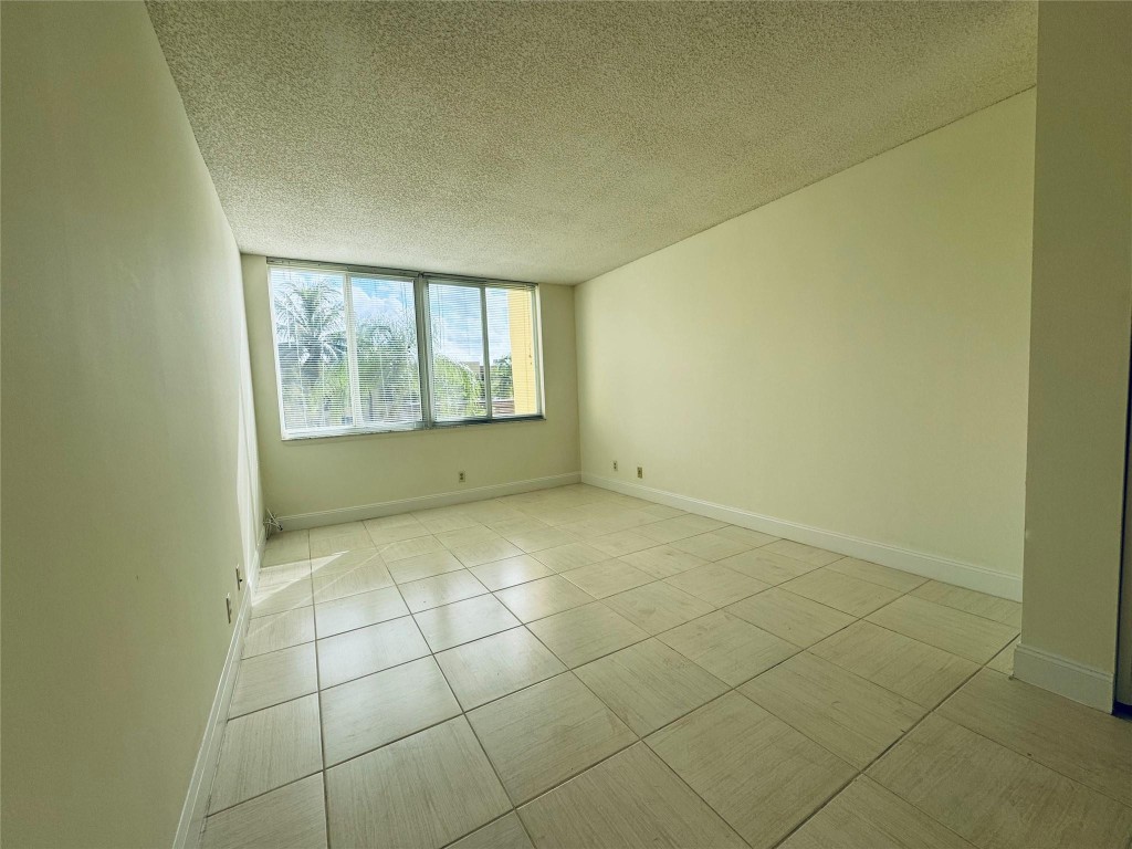 Royal Park Gardens Condo - Residential