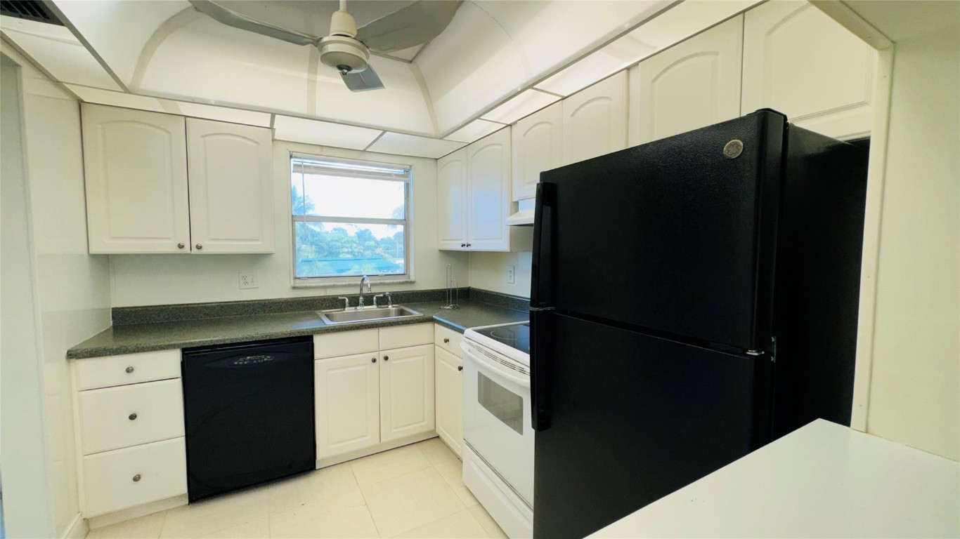 Royal Park Gardens Condo - Residential