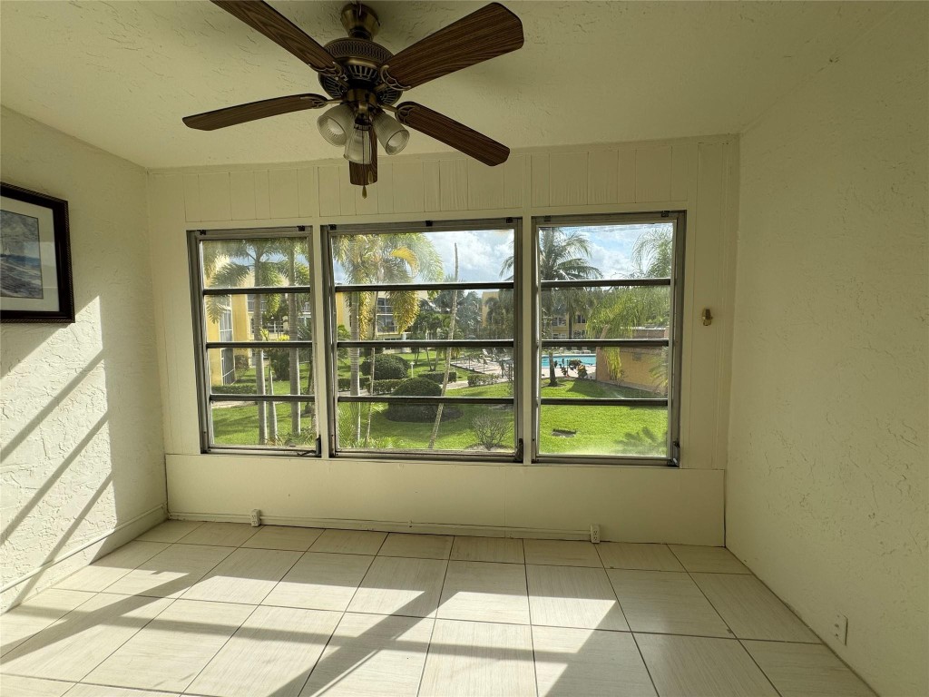 Royal Park Gardens Condo - Residential