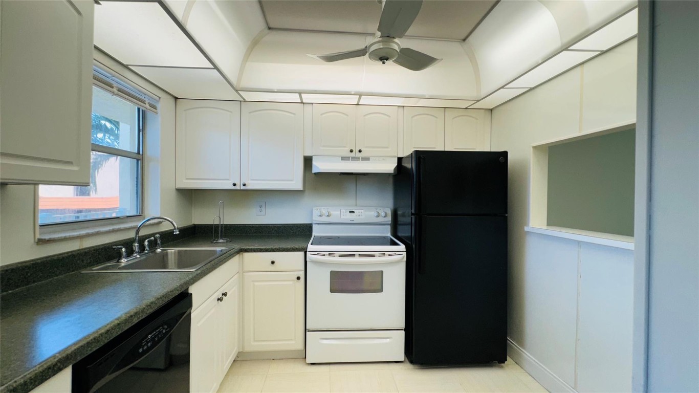 Royal Park Gardens Condo - Residential