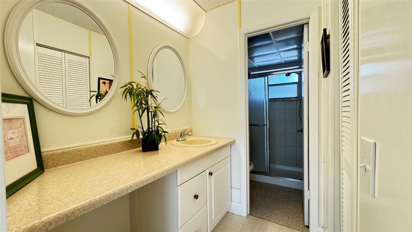 Royal Park Gardens Condo - Residential