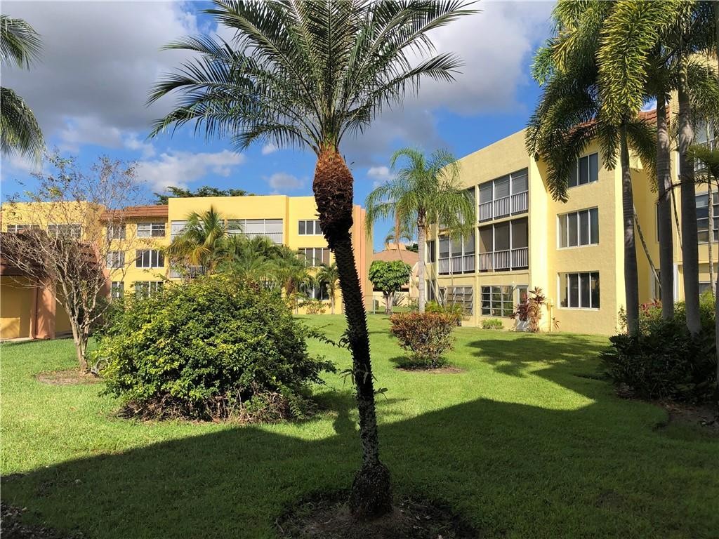 Royal Park Gardens Condo - Residential