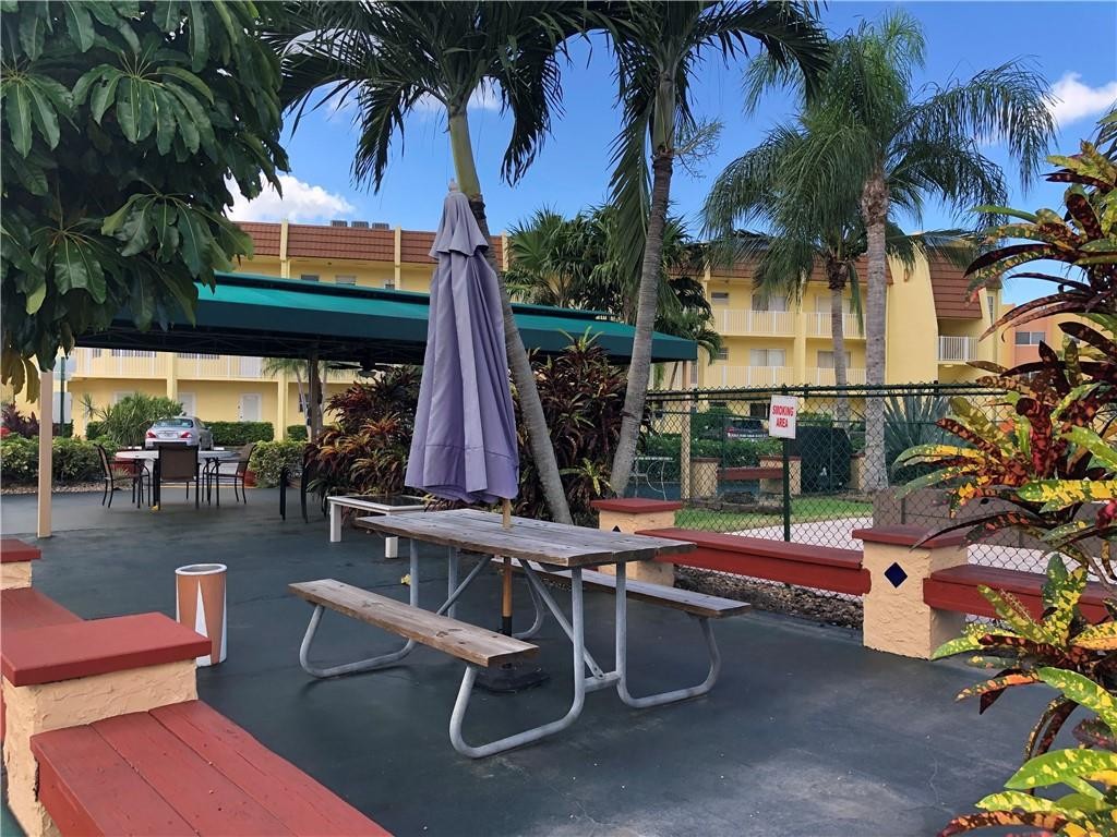 Royal Park Gardens Condo - Residential