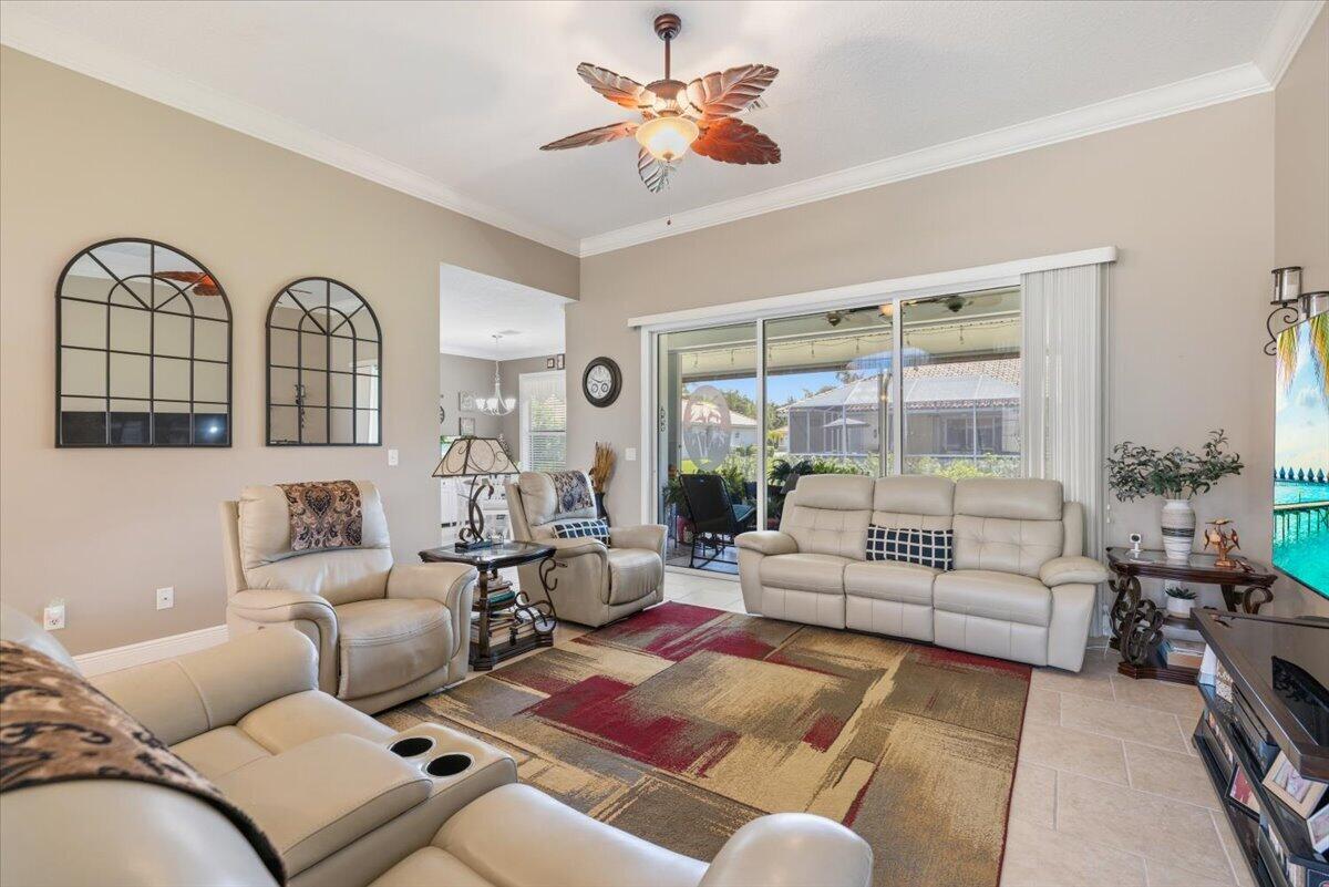 5828 Pine Ridge Circle