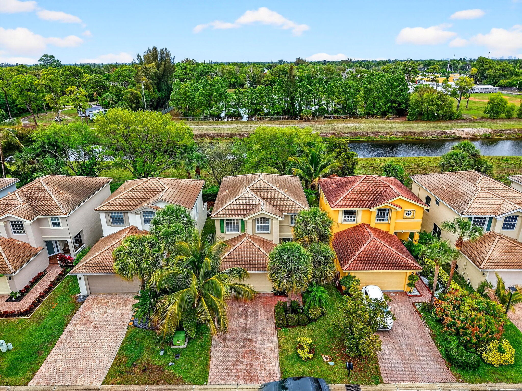 NAUTICA ISLES 4 - Residential Lease