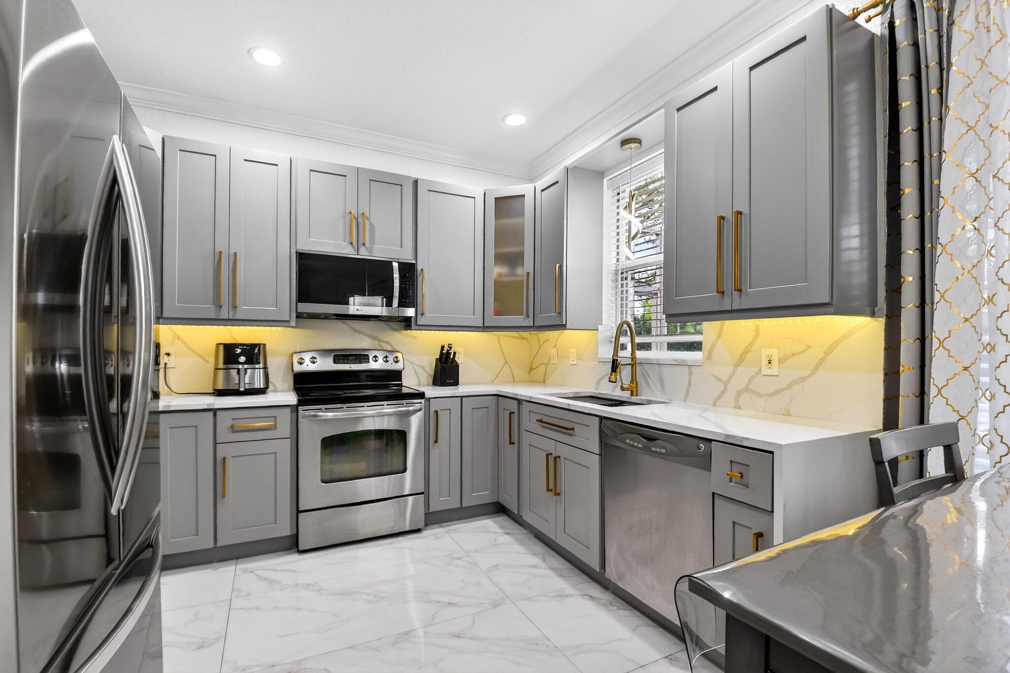 NAUTICA ISLES 4 - Residential Lease