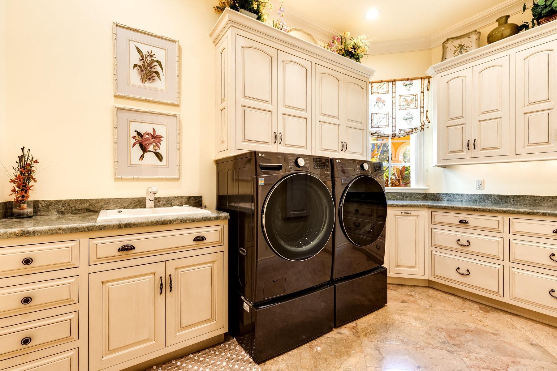 Willoughby Point - Residential