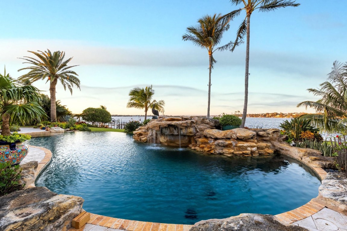 Willoughby Point - Residential