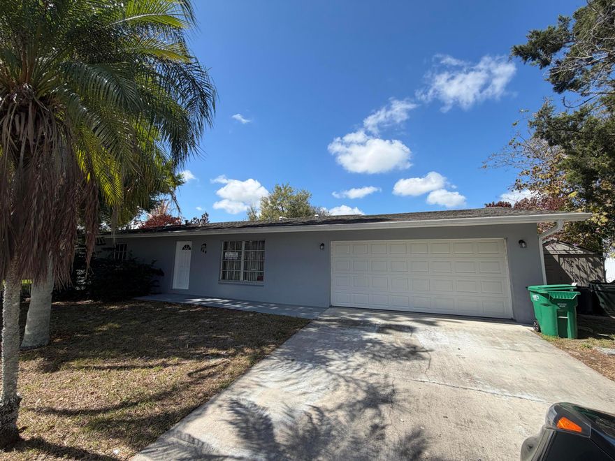 CUTE AND COZY 2/2 HOME IN PORT ST. LUCIE, FRESHLY PAINTED, TILE THROUGHOUT, 2 CAR GARAGE TENANT PAYS ALL UTILITIES AND MAINTAIN THE LAWN MONTHLY.  CREDIT AND BACKGROUND REQUIRED, MONTHLY INCOME MUST EQUAL 2XS THE RENT RATE. SMALL PET WELCOME, W/NONREFUNDABLE PET FEE.