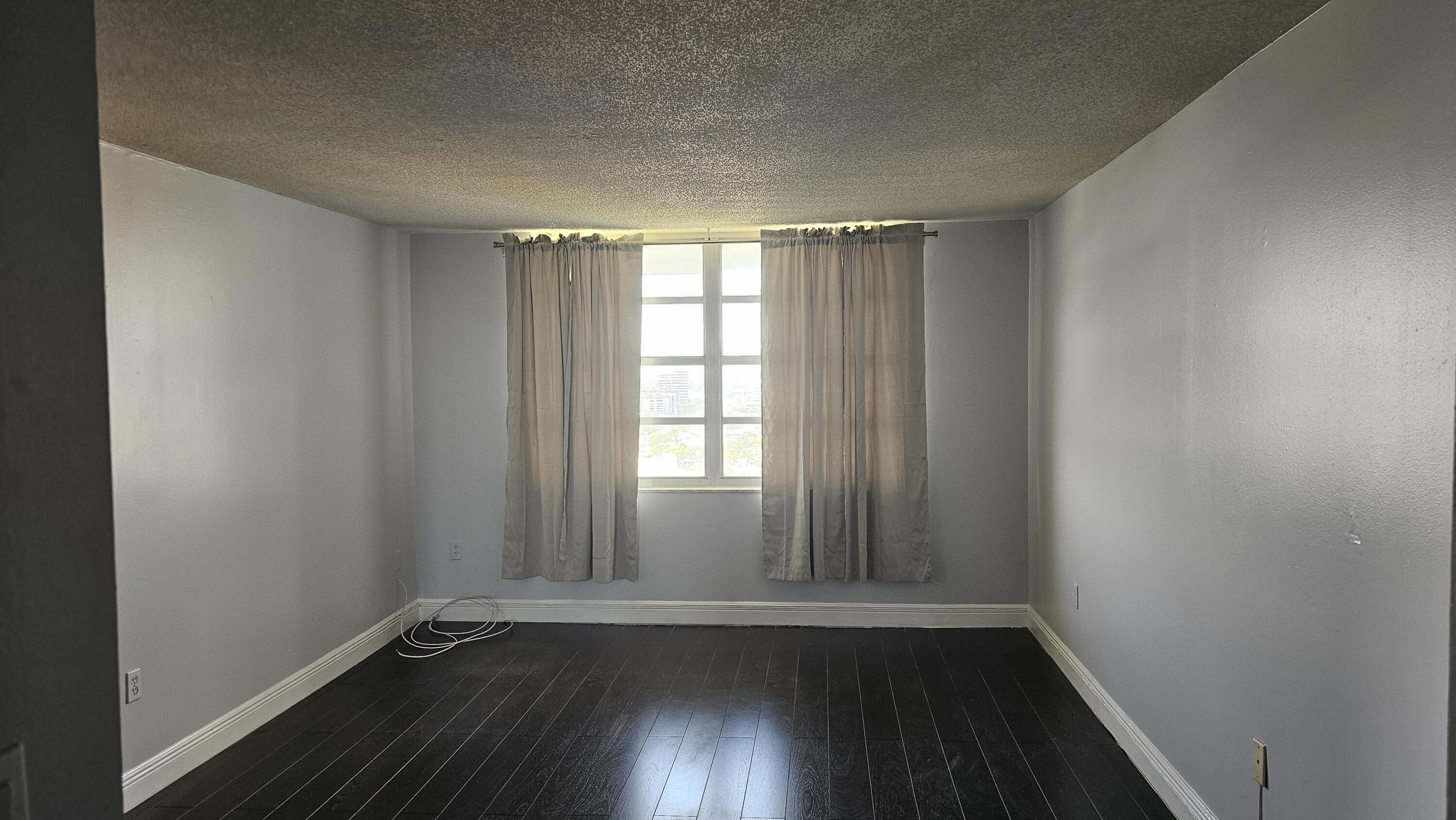 COMMODORE PLAZA CONDO - Residential Lease
