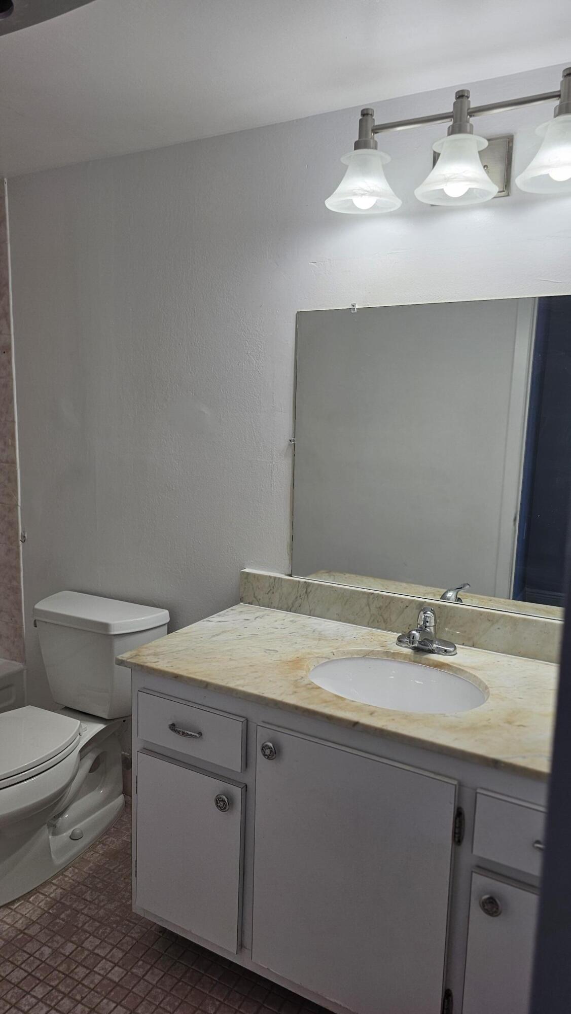 COMMODORE PLAZA CONDO - Residential Lease