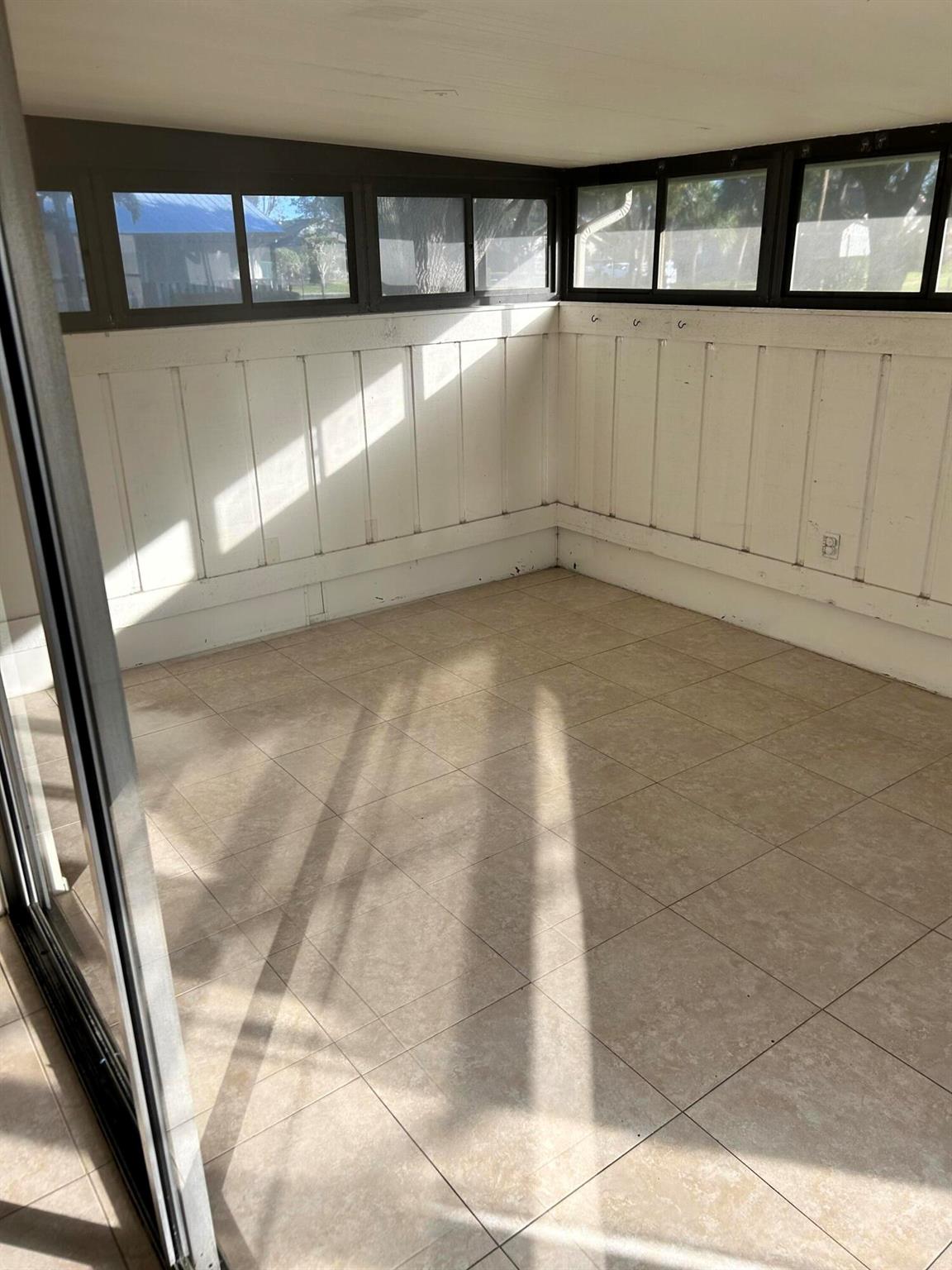 CINNAMON TREE - Residential Lease
