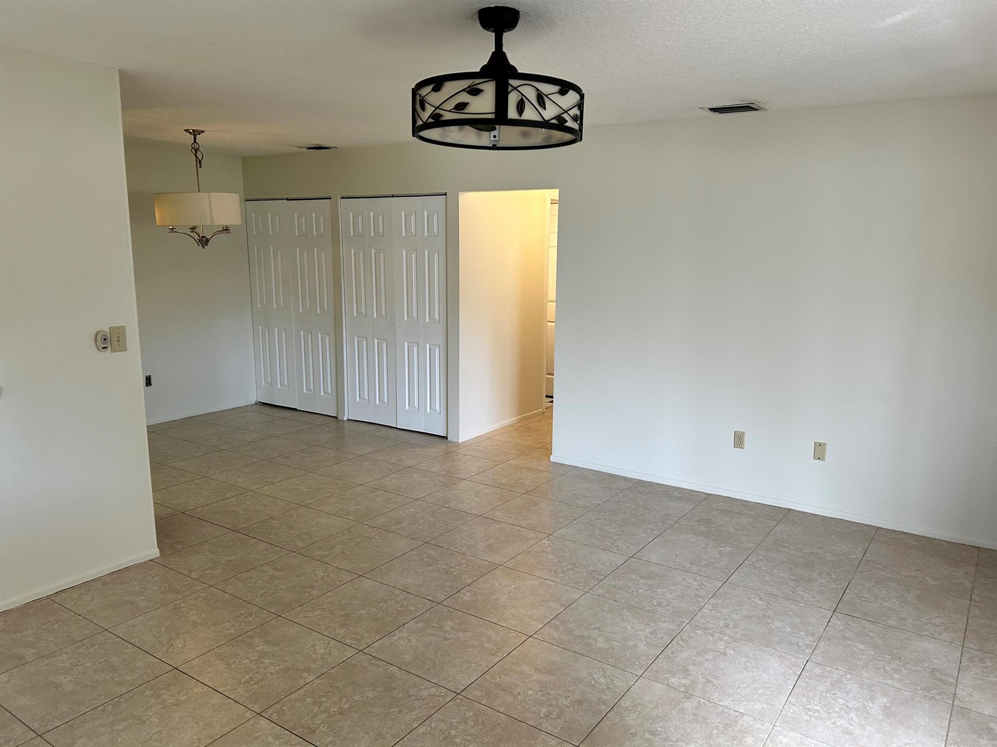 CINNAMON TREE - Residential Lease