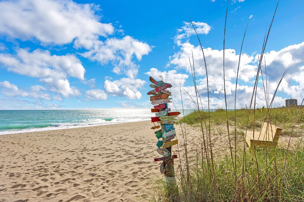 Photo of 1906 Eucalyptus Avenue, Fort Pierce, FL 34949 (MLS # R10946619)