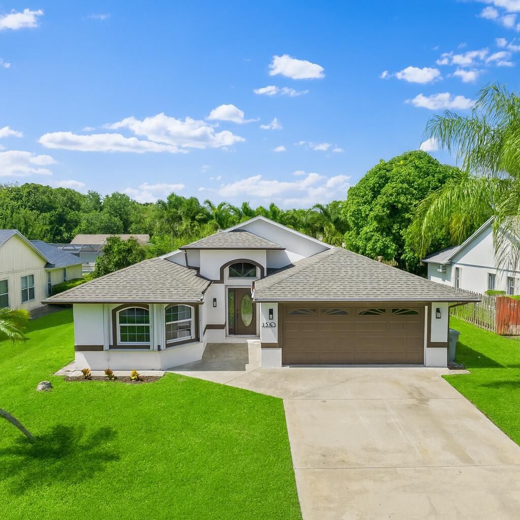 Photo of 1345 38th Avenue, Vero Beach, FL 32960 (MLS # R11128199)