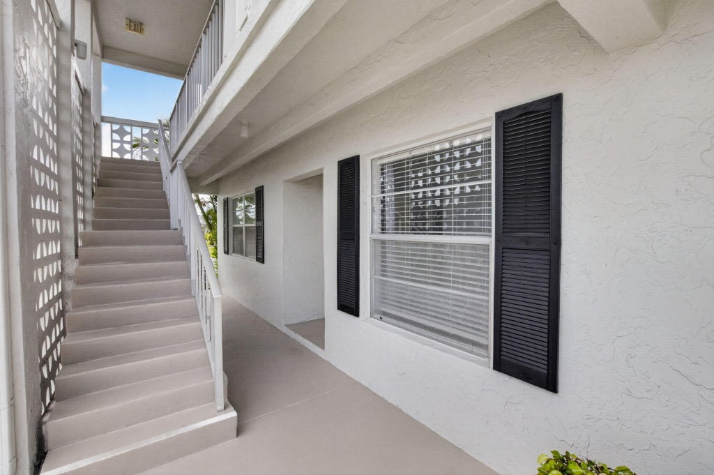 Photo of 2401 Del Aire Boulevard #101, Delray Beach, FL 33445 (MLS # B26040624)